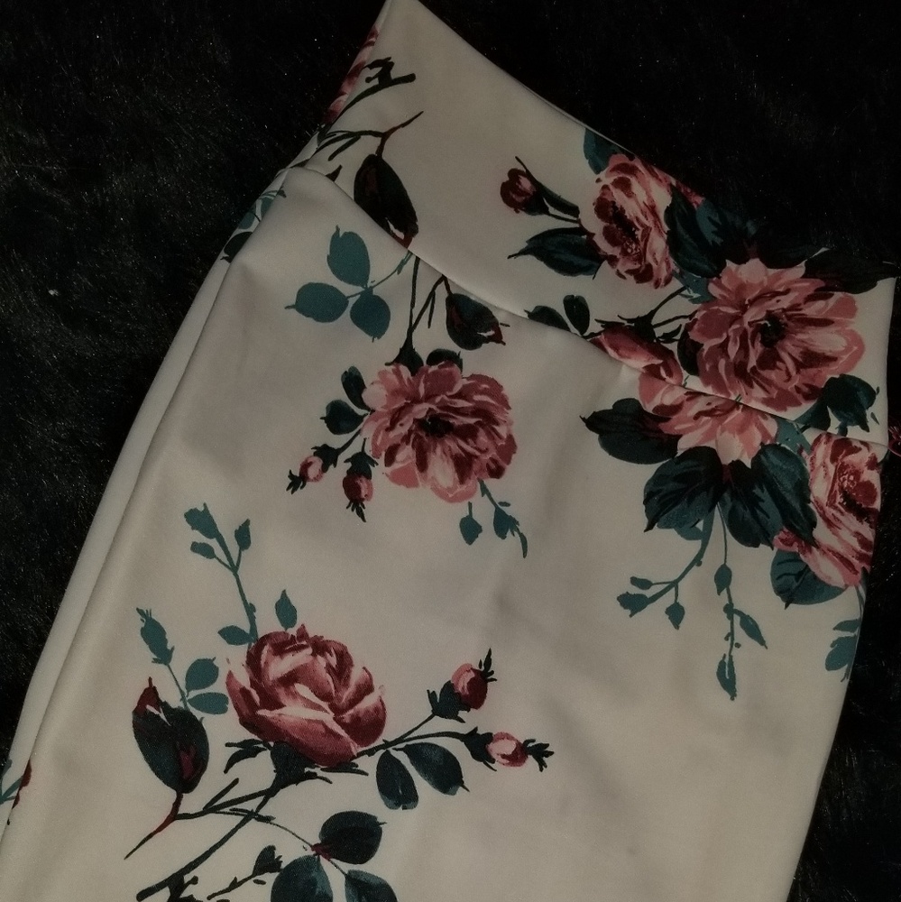 High waisted flower skirt